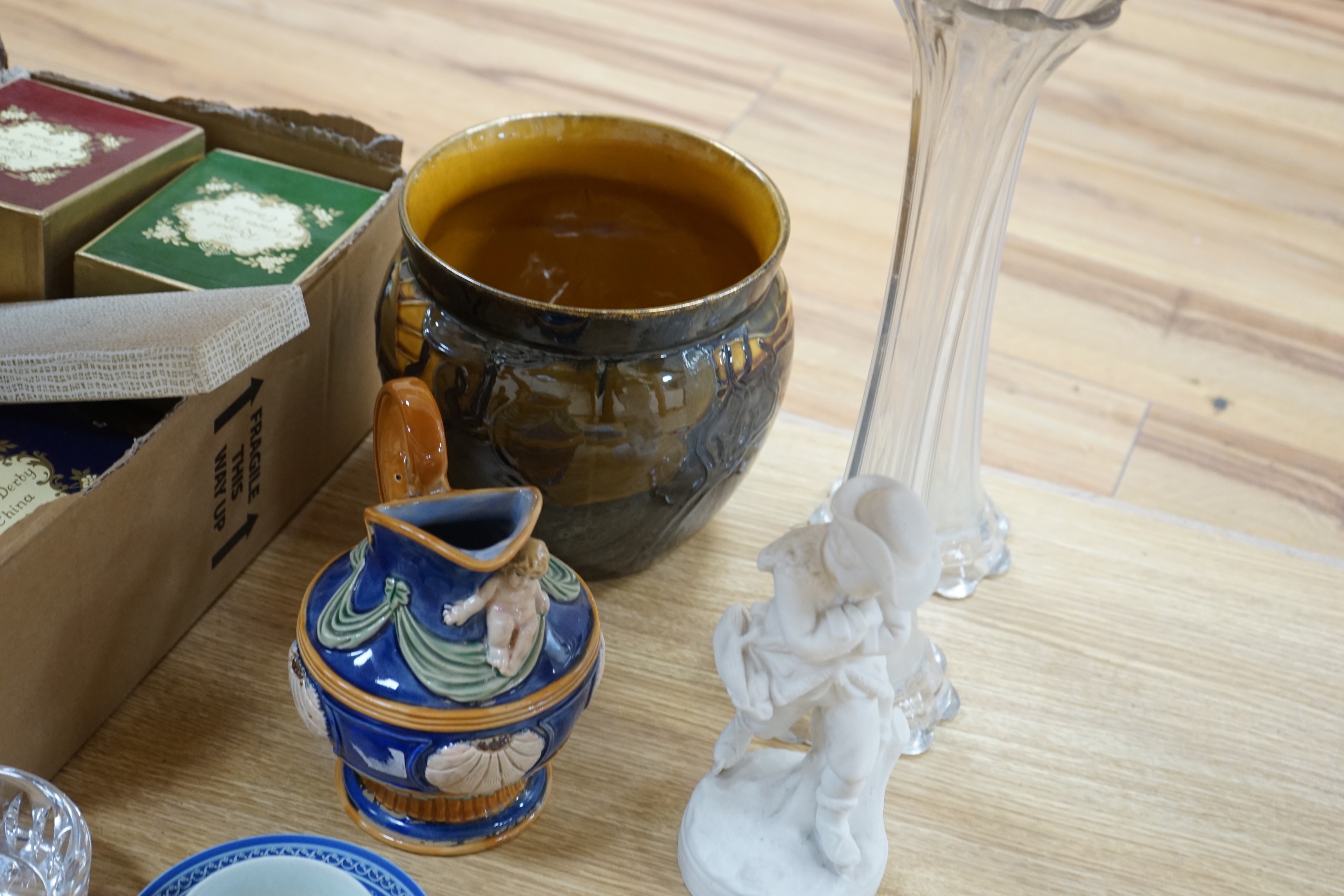 A quantity mixed ceramics